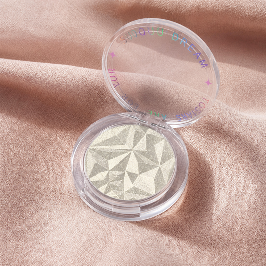 Moonlit Glow Highlighter in moonlight white and champagne gold