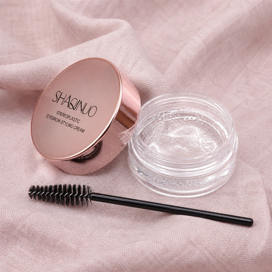 Fluffy Brow Soap Gel for a brushed-up, laminated brow look